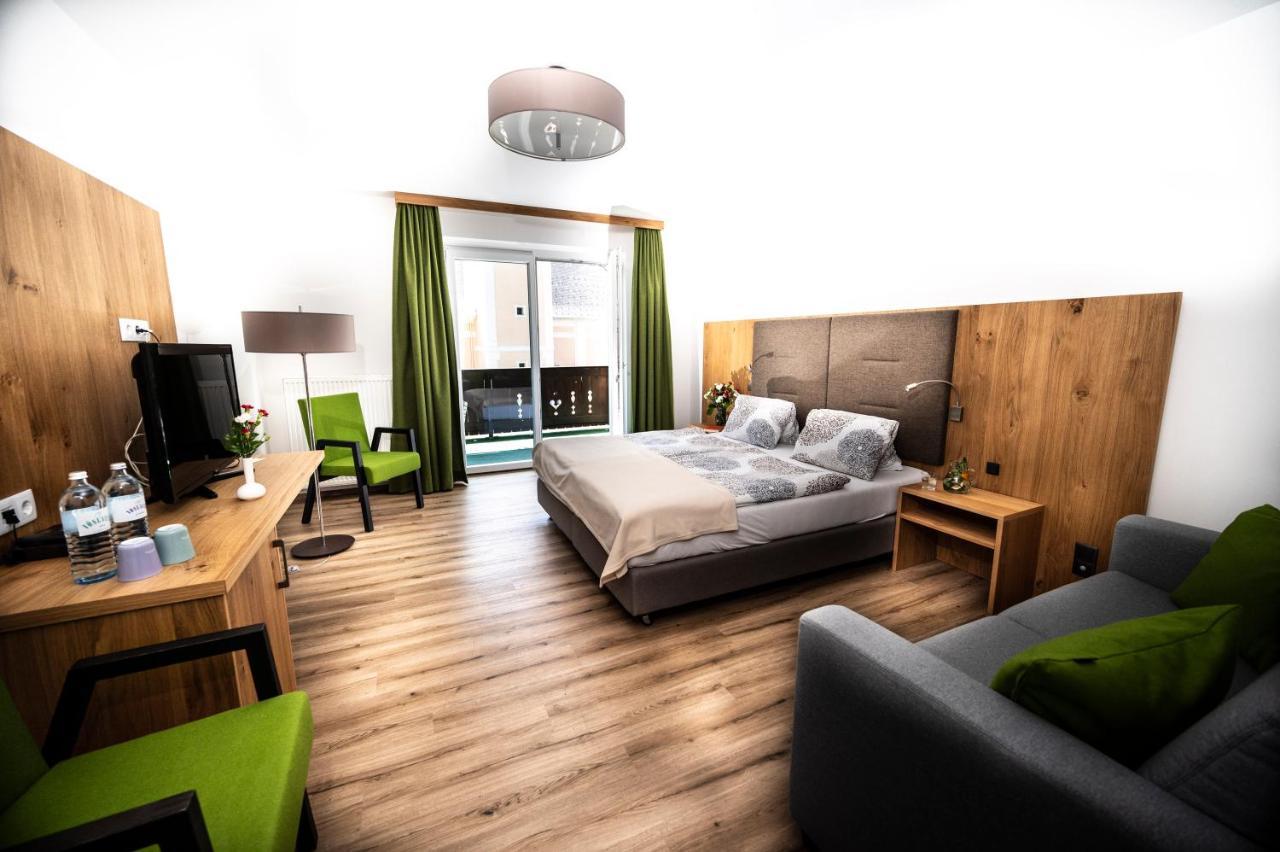 Hotel Gastwirtschaft Hold à Monichwald Extérieur photo